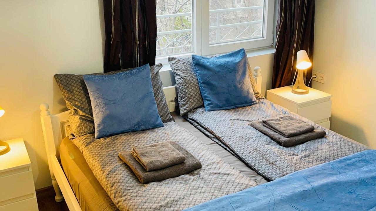 Апартаменты Cozy Spot By The Lions' Bridge София Экстерьер фото